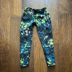 Sweaty Betty Power 7/8 Length Leggings - Black and Blue Floral
